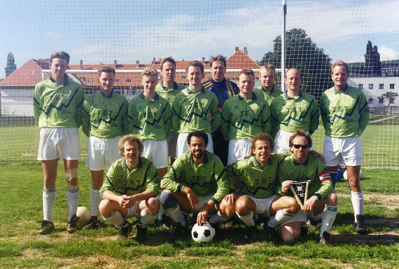 JET team photo.jpg -  Paul Oosterhout, Andy Johnson, Nick Whitworth, Dave Worrall, Steve Firkin, Gary Nixon, Ian WallMarkus Gammelin, Celso Ribeiro, Durate Borba, Gary Siddall 